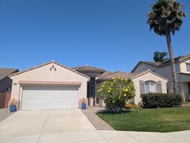 Building Photo - 913 Glendora Dr