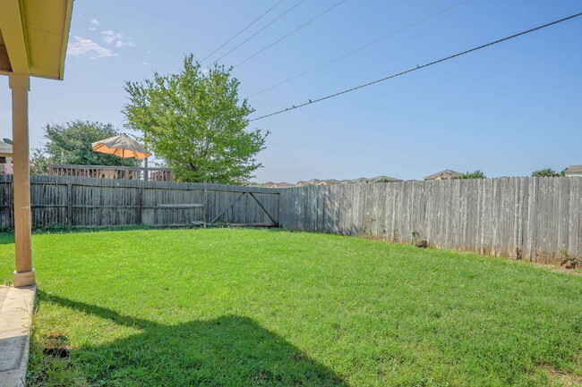 Building Photo - 11934 Dove Ranch