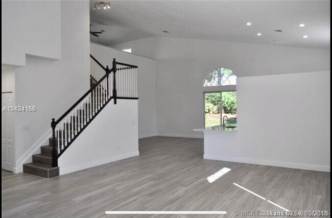 Building Photo - 5 Lake Eden Dr