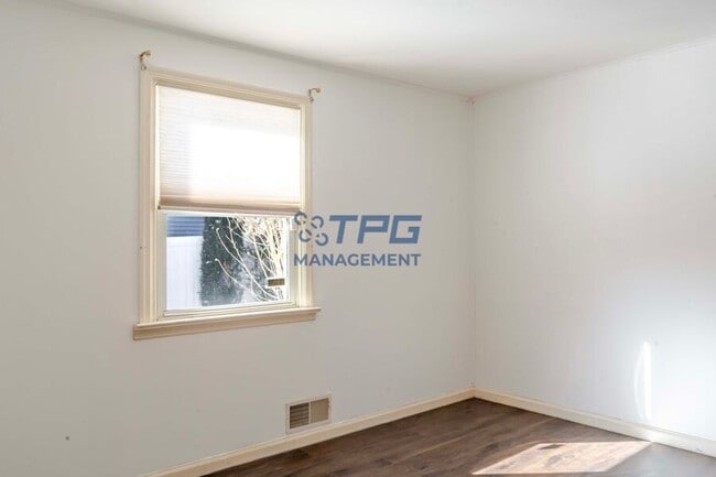 Building Photo - 29 Glendale Rd