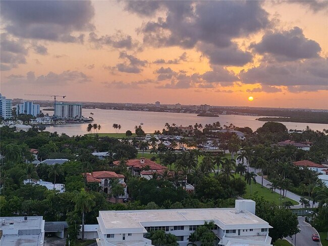 Building Photo - 10185 Collins Ave