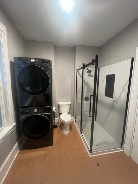 Building Photo - 53 Farragut Rd