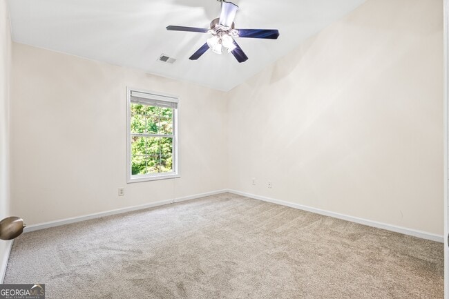Building Photo - 558 Woodland Park Terrace