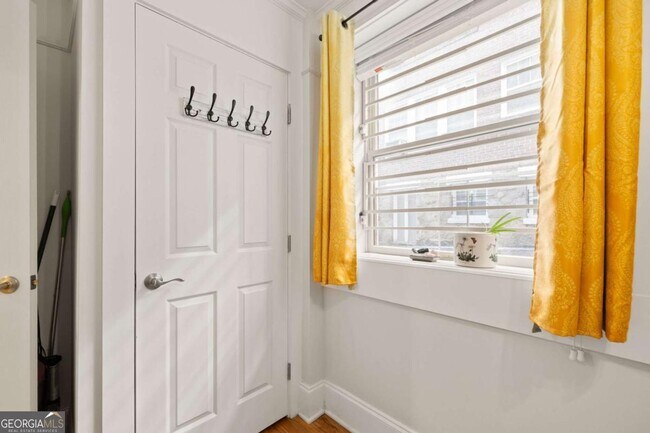 Building Photo - 259 14th St NE