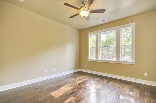 Building Photo - UT PRE-LEASE: 2011 Constructed Custom West...