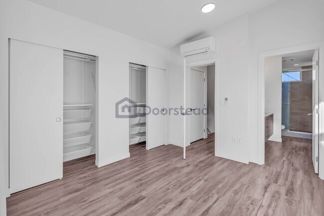 Building Photo - 2505 E Union St