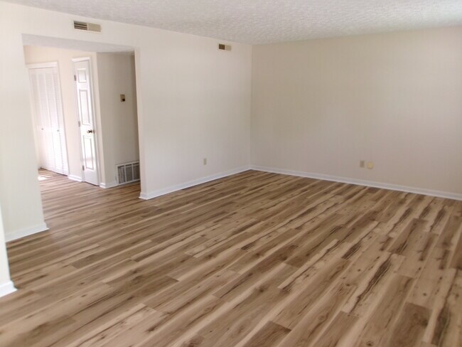 Building Photo - 3209 Timbermill Ave