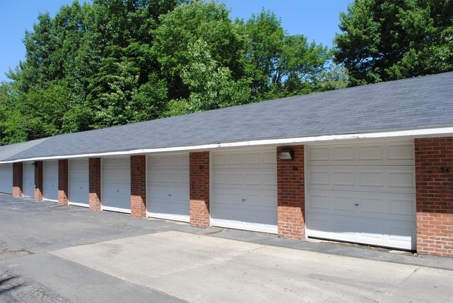 Building Photo - 25501 Lakeshore Blvd