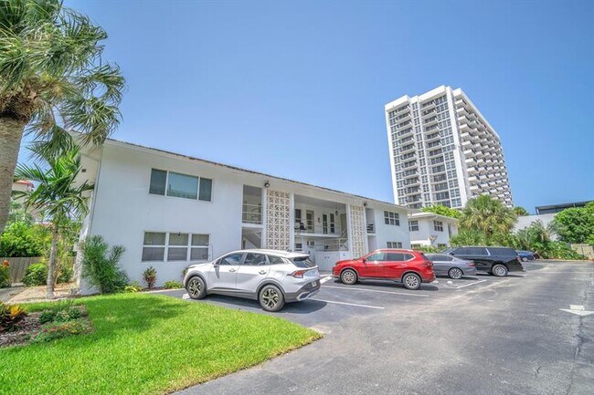 Building Photo - 3213 Colony Club Rd