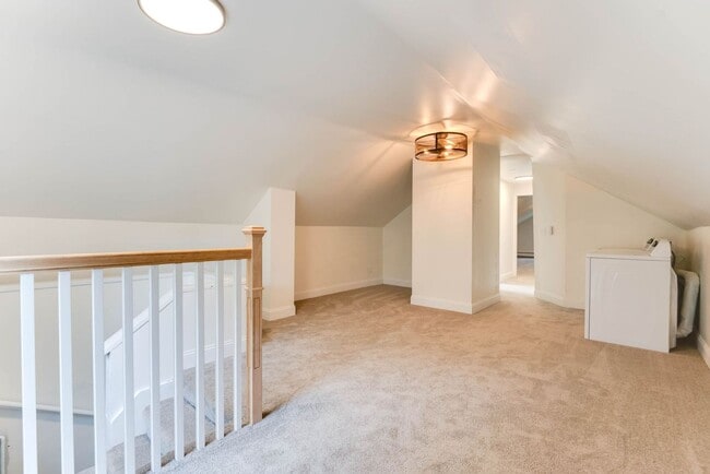 Building Photo - Beautifully Updated 4 BR/2 BA Upper-Level Duplex in Minneapolis with 2-Car Garage!