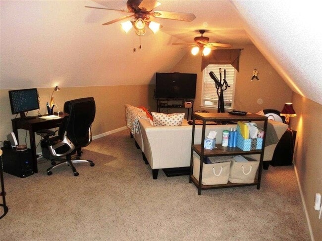 Building Photo - 9291 N Fairmont Cir