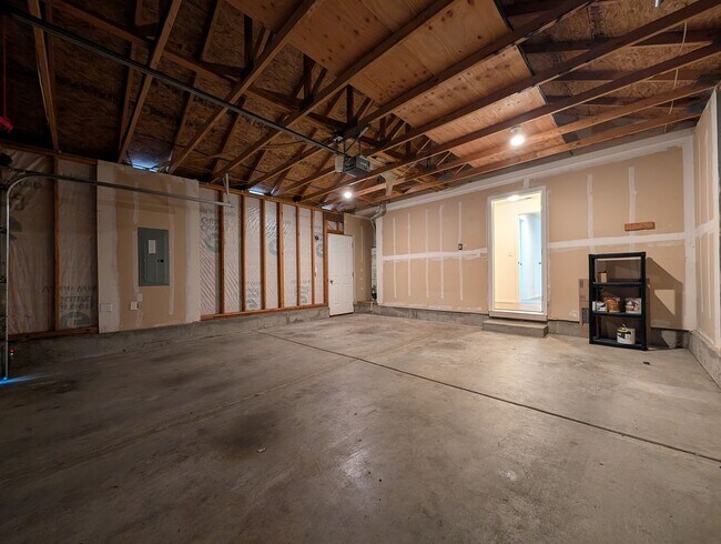 Building Photo - Nice 3-Bedroom, 2-Bath Home In The Thurston Area Of Springfield!