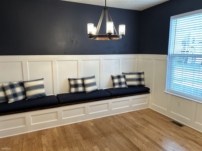 Building Photo - 4 br, 3.5 bath Townhome - 120 Robert Street