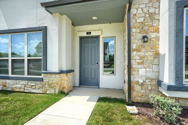 Building Photo - 4 Bed 3 Bath Luxurious Townhome in Frisco!