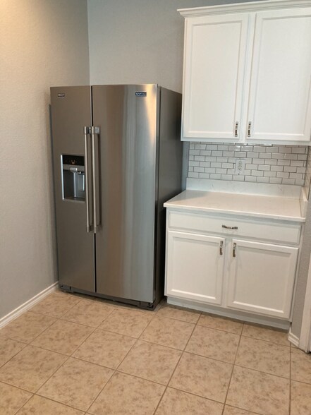 Building Photo - 11048 Kinston St