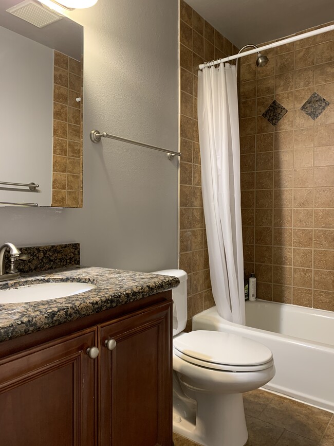 Bath room - 2601 Cortez Dr