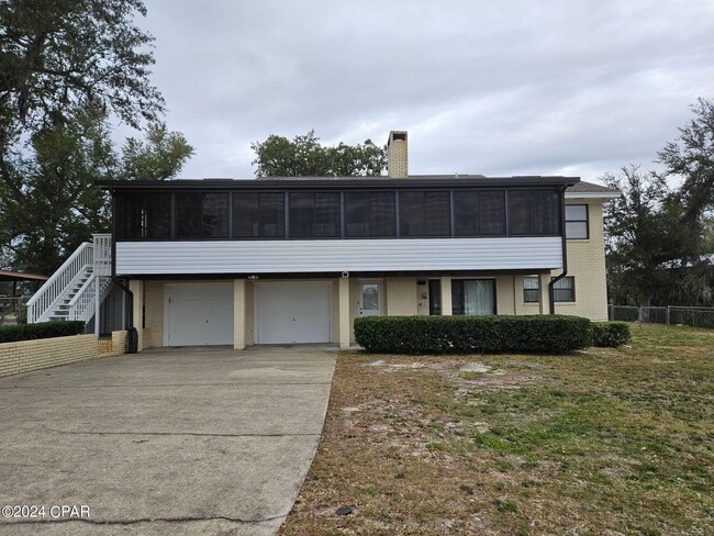 Building Photo - 1437 Parkway Dr