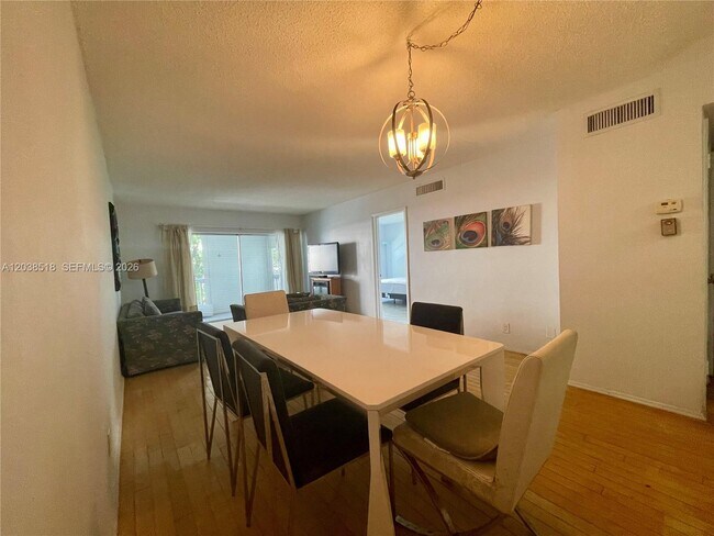 Building Photo - 450 Paradise Isle Blvd