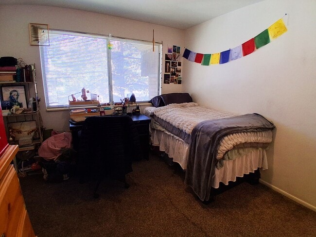 Building Photo - 1728 N 550 W