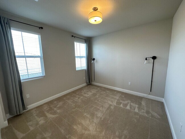Building Photo - 264 Mabel Josephine Dr