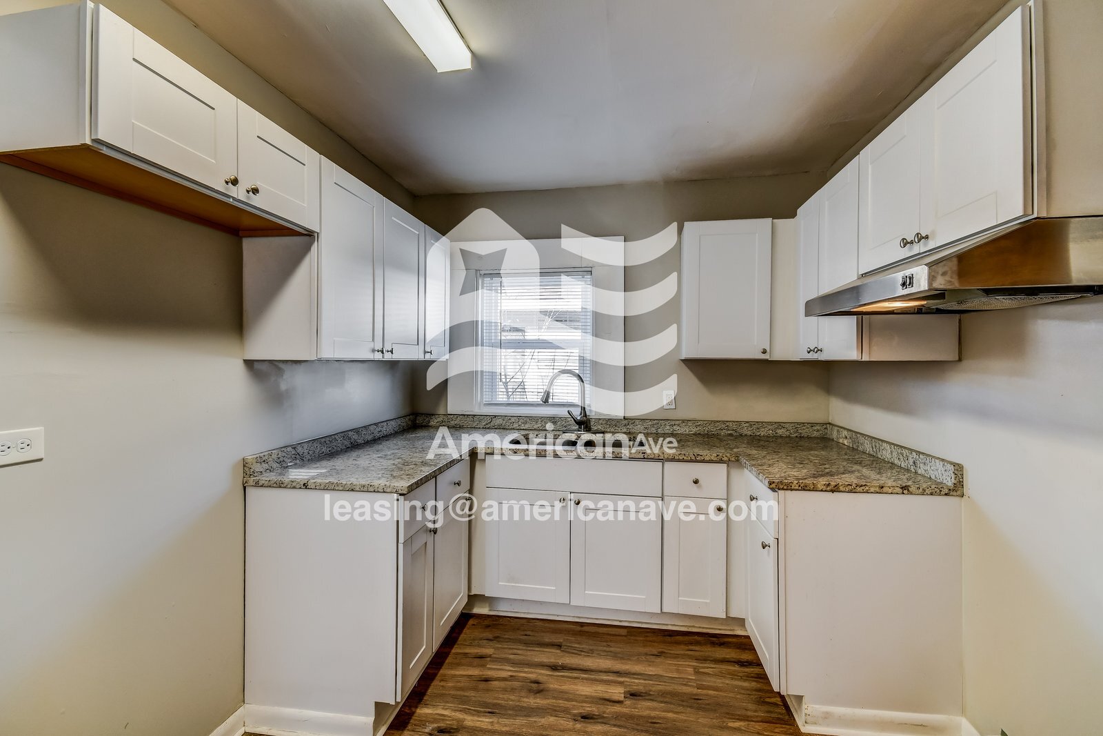 Building Photo - 1615 1st St S