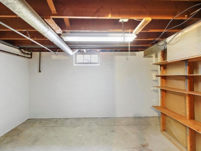 Building Photo - 4 Bedroom Cape Cod with Large Partially Fenced Yard