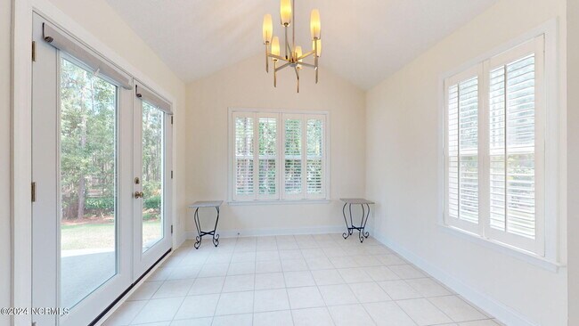 Building Photo - 536 Catamaran Dr