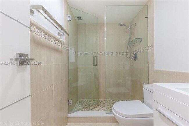 Building Photo - 5555 Collins Ave