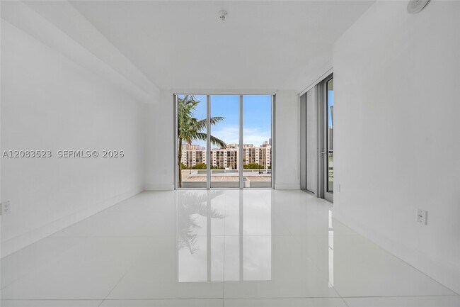 Building Photo - 300 Sunny Isles Blvd