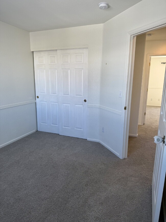 Building Photo - *LIMITED TIME OFFER!* Secure your move-in before December 31, 2025, and enjoy a $1,000 discount o...
