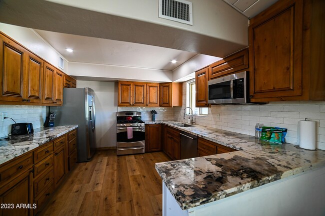 Building Photo - 12210 N 67th St
