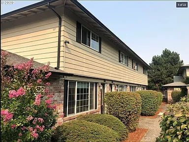 Building Photo - Available Now! Pet-Friendly 2 Bed/ 1.5 Bath with Patio & Parking