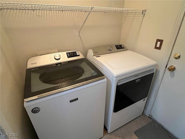 Building Photo - 1855 Double Delight Ave