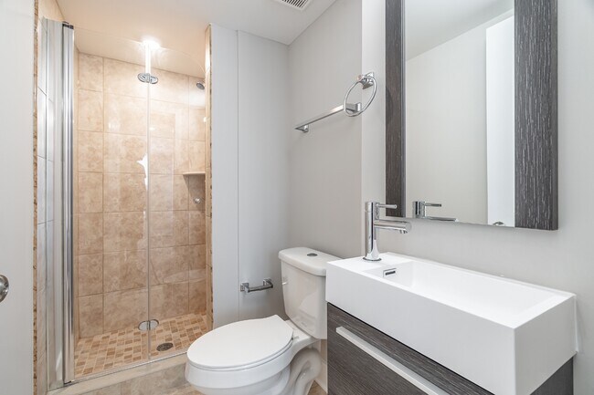 Building Photo - 421 N 39th St
