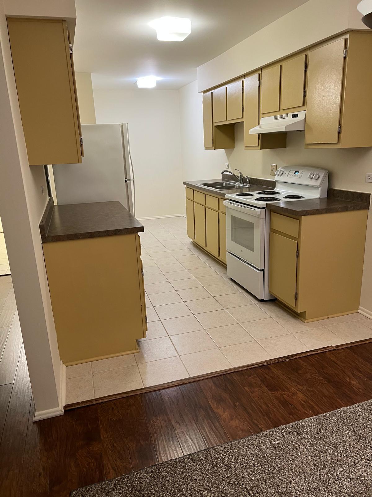 Building Photo - 2650 Brookwood Way Dr
