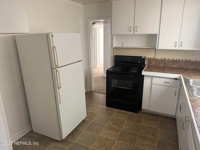 Building Photo - 2334 Rogero Rd