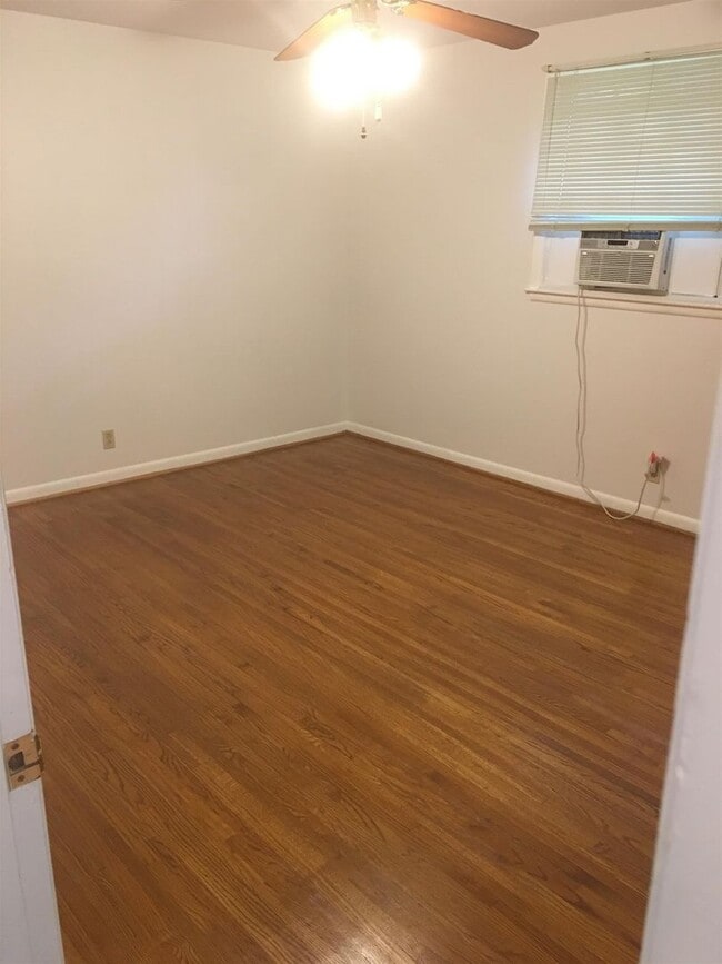 Building Photo - Awesome Blair BLVD Duplex!