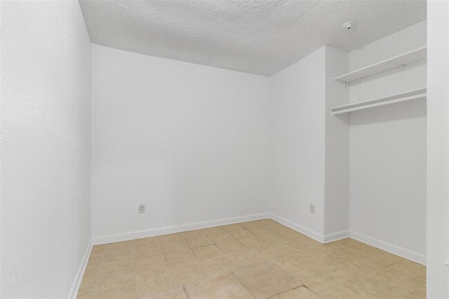 Building Photo - 16322 Espinosa Dr