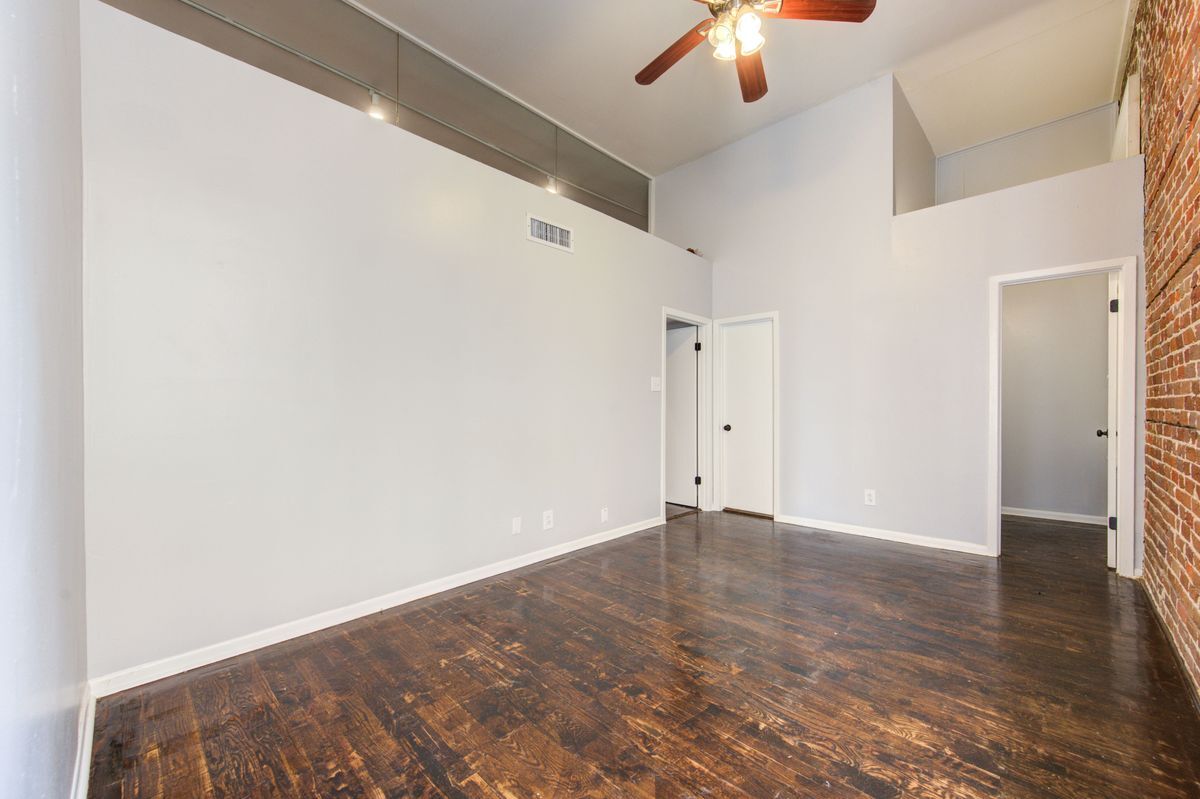 Building Photo - 213 23rd Street Rear