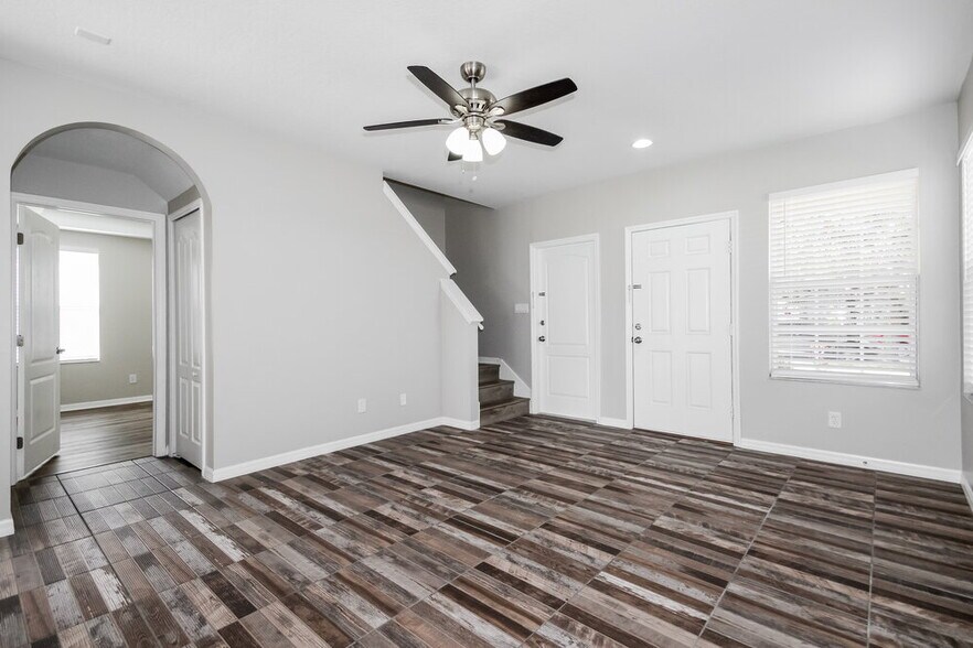 Building Photo - 12614 Montford Ln