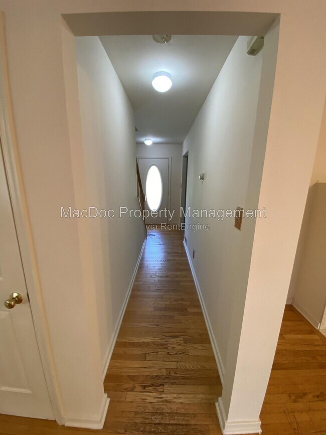Building Photo - 9 Brown Cir