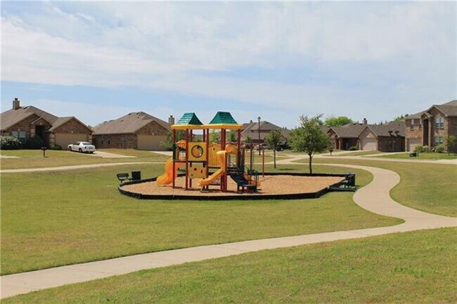 Building Photo - Spacious Updated Home in Spring Meadows Near Vernon Elementary with Tankless Water Heater and Com...