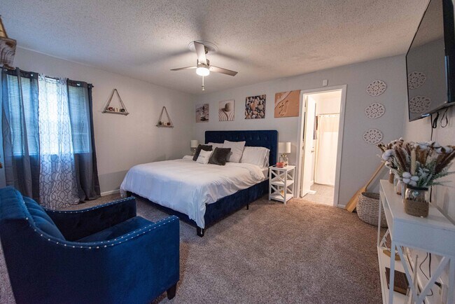 Building Photo - 9108 Peach Tree Ln