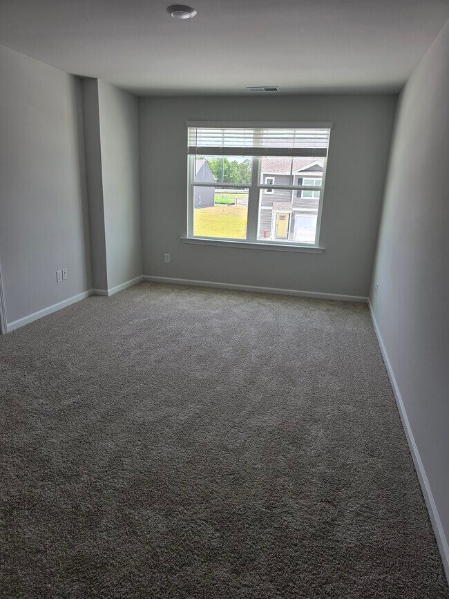 Building Photo - 4174 High Glen Dr