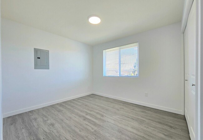 Building Photo - BlyLua