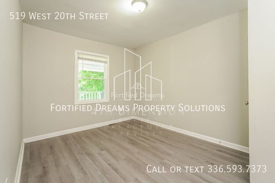 Building Photo - 519 W 20th St