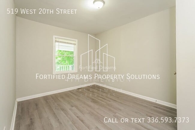Building Photo - 519 W 20th St