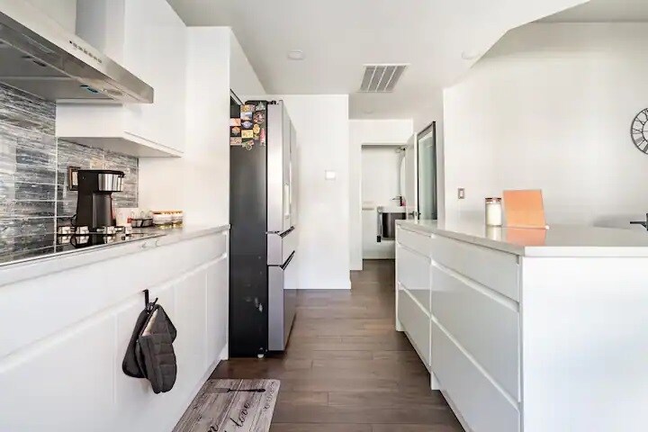 Building Photo - 16908 River Rock Dr