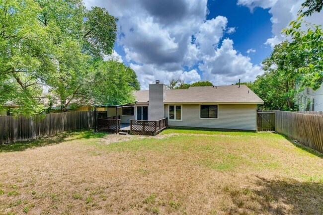 Building Photo - 7606 Scenic Brook Dr