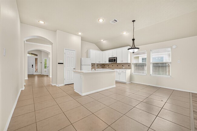 Building Photo - 6847 Tammany Manor Ln